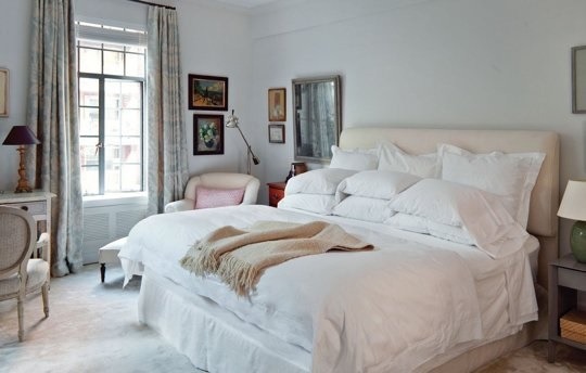 10 τρόποι να γεμίσετε ένα μεγάλο υπνοδωμάτιο με θαλπωρή